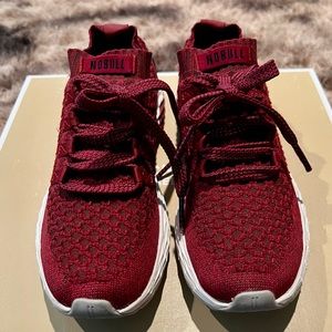 Authentic Women’s NOBULL Cabernet Mesh Runners. Only worn two times. No flaws